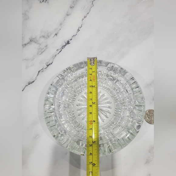 Vintage Daisy Glass Ashtray - Picture 3 of 3